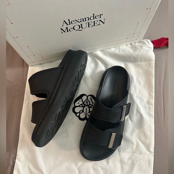 Alexander McQueen Oversized Slide Sandal (Women) 38 rubber black - Picture 3 of 11
